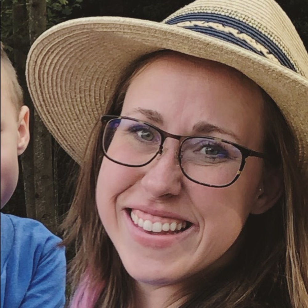 Meet your Posher, Whitney